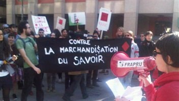 Manifestation étudiante devant Concordia Manifestation étudiante devant Concordia