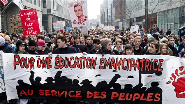 Des étudiants ont manifesté le 13 mars dernier dans les rues de Montréal. Des étudiants ont manifesté le 13 mars dernier dans les rues de Montréal.