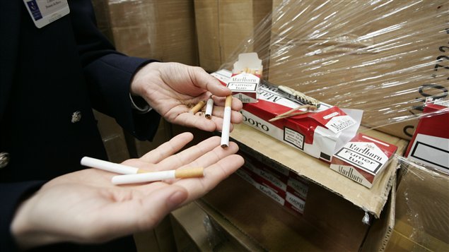 Des cigarettes de contebande en France (archives) Des cigarettes de contebande en France (archives)