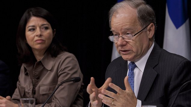 La ministre de l'Éducation Line Beauchamp et le ministre des Finances Raymond Bachand. La ministre de l'Éducation Line Beauchamp et le ministre des Finances Raymond Bachand.