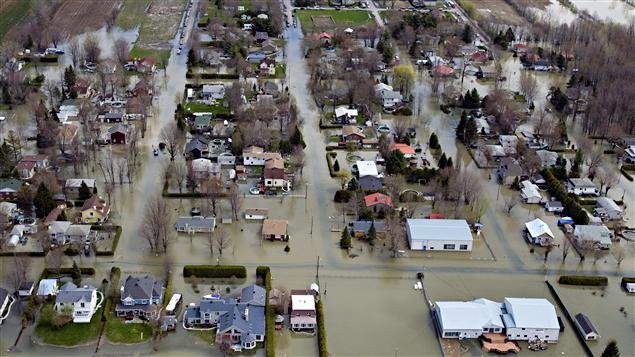 Quartier inondé de Saint-Jean-sur-Richelieu, le 6 mai 2011. Quartier inondé de Saint-Jean-sur-Richelieu, le 6 mai 2011.