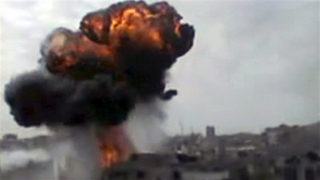 Bombardements de l'armée syrienne à Homs Bombardements de l'armée syrienne à Homs