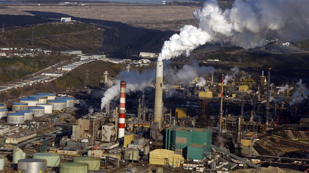 Une installation de Suncor près de Fort McMurray, en Alberta. Une installation de Suncor près de Fort McMurray, en Alberta.