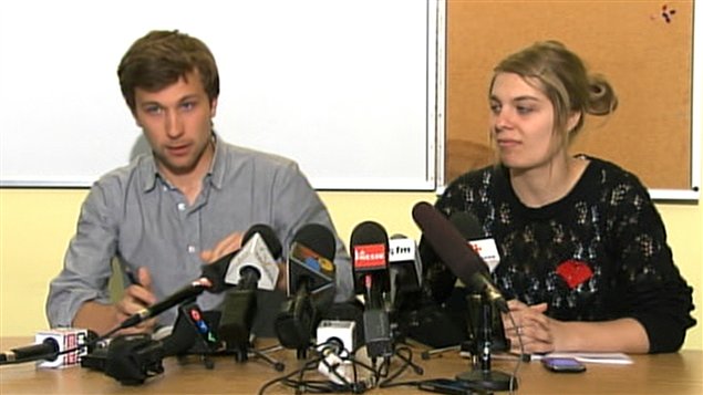 Les porte-parole de la CLASSE, Gabriel Nadeau-Dubois et Jeanne Reynolds. Les porte-parole de la CLASSE, Gabriel Nadeau-Dubois et Jeanne Reynolds.