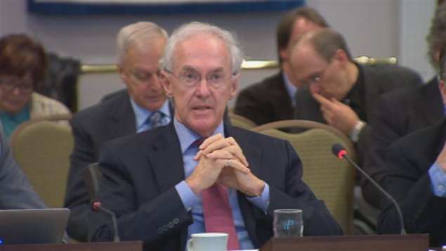 L'ex-directeur du projet d'amphithéâtre Jacques A. Bédard craint les dérapages dans le dossier. L'ex-directeur du projet d'amphithéâtre Jacques A. Bédard craint les dérapages dans le dossier.