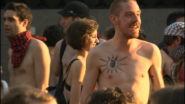 Des participants de la « ma-nu-festation ». Des participants de la « ma-nu-festation ».