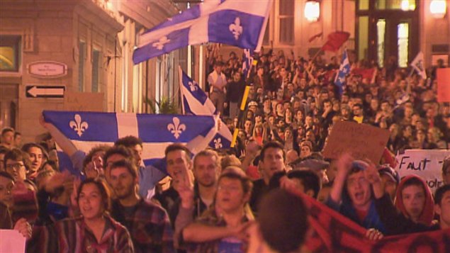 La manifestation de vendredi soir a attiré des centaines d'étudiants et de citoyens dans les rues de Québec.