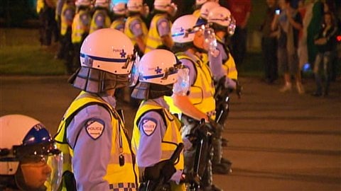 Les policiers étaient déployés en grand nombre pour cette 30e manifestation nocturne. Les policiers étaient déployés en grand nombre pour cette 30e manifestation nocturne.