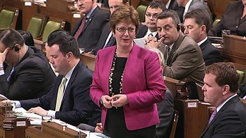 La ministre Diane Finley a défendu la réforme de l'assurance-emploi. La ministre Diane Finley a défendu la réforme de l'assurance-emploi.