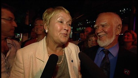La chef du Parti québécois répond aux questions des journalistes à la suite de la victoire de son candidat dans Argenteuil. La chef du Parti québécois répond aux questions des journalistes à la suite de la victoire de son candidat dans Argenteuil.