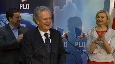 Le premier ministre Jean Charest aux côtés de sa candidate défaite dans la circonscription d'Argenteuil. Le premier ministre Jean Charest aux côtés de sa candidate défaite dans la circonscription d'Argenteuil.
