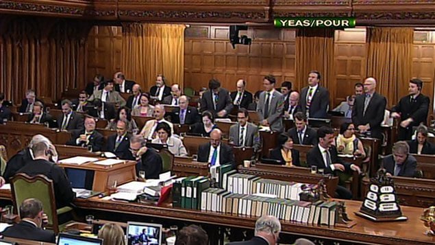 Les députés votent à Ottawa. Les députés votent à Ottawa.