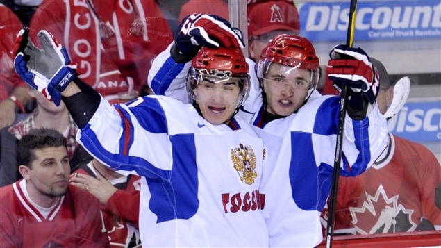 Nail Yakupov (gauche) Nail Yakupov (gauche)