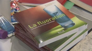 Un groupe veut demander un moratoire sur la fluoration de l'eau à Trois-Rivières Un groupe veut demander un moratoire sur la fluoration de l'eau à Trois-Rivières