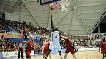 L'équipe canadienne féminine de basketball L'équipe canadienne féminine de basketball