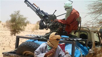 Des islamistes d'Ansar Dine près de Gao dans le nord du Mali Des islamistes d'Ansar Dine près de Gao dans le nord du Mali