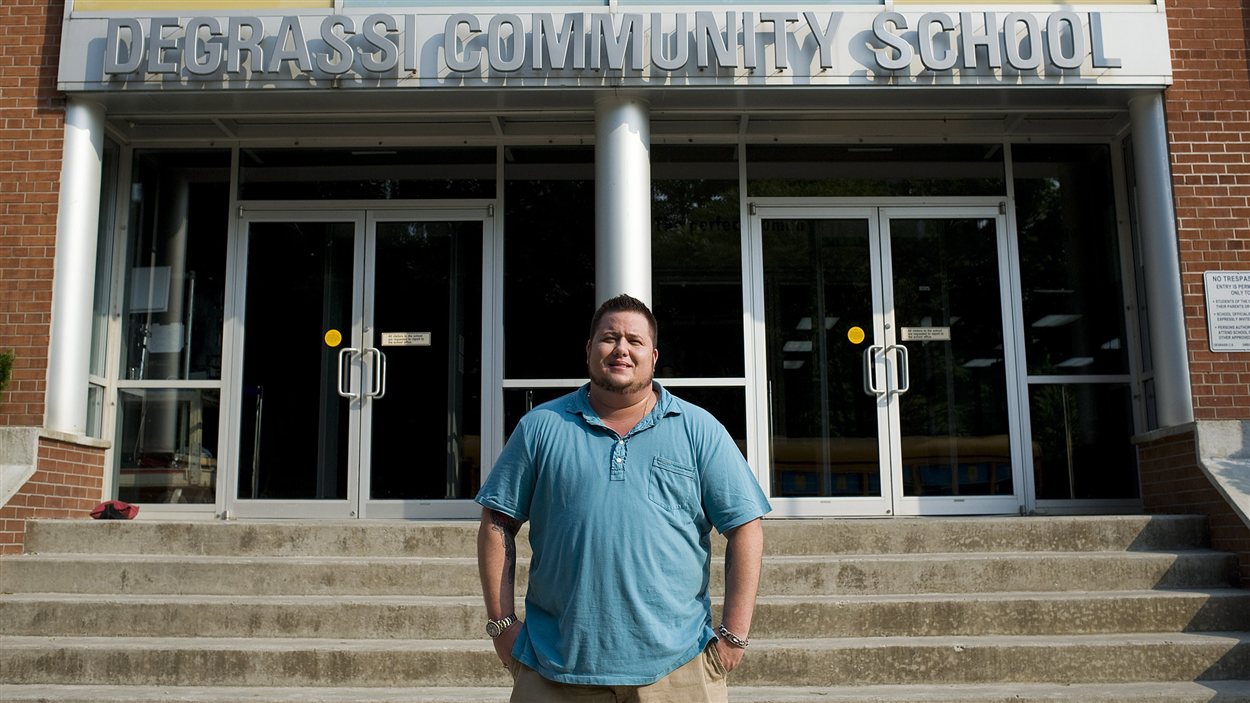 Chaz Bono sur le plateau de Degrassi