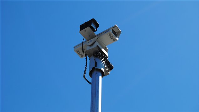 Une caméra de surveillance Une caméra de surveillance