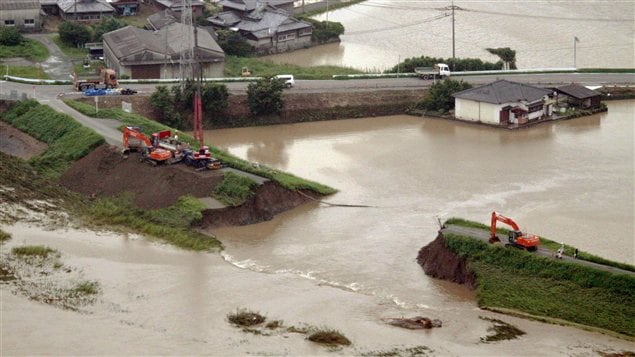 Digue emportée par les flots à Yanagawa, dans la préfecture de Fukuoka Digue emportée par les flots à Yanagawa, dans la préfecture de Fukuoka
