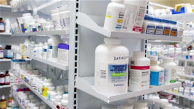 Des étagères de médicaments Des étagères de médicaments
