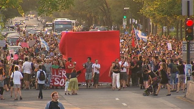 Manifestation de casseroles dans Villeray Manifestation de casseroles dans Villeray