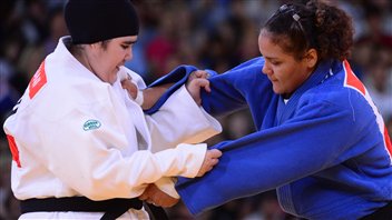 La Saoudienne Wojdan Shaherkani et Melissa Mojica de Porto-Rico La Saoudienne Wojdan Shaherkani et Melissa Mojica de Porto-Rico