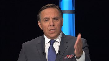 François Legault répond à Jean Charest. François Legault répond à Jean Charest.