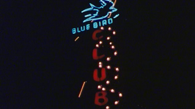 L'enseigne du Bluebird L'enseigne du Bluebird