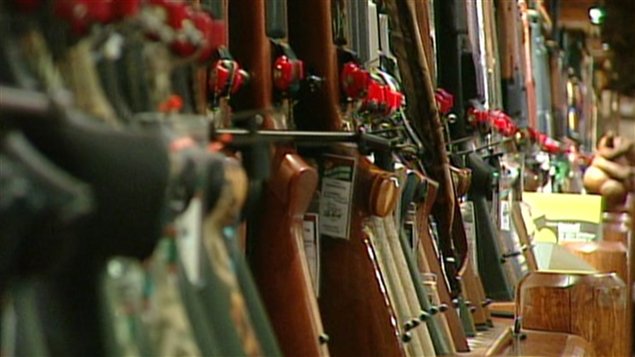 Armes d'épaule Armes d'épaule