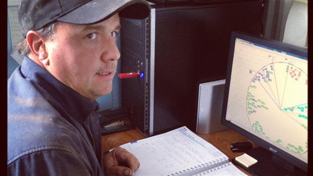 Le producteur de lait Michel Robert surveille ses vaches grâce à un logiciel informatique. Le producteur de lait Michel Robert surveille ses vaches grâce à un logiciel informatique.