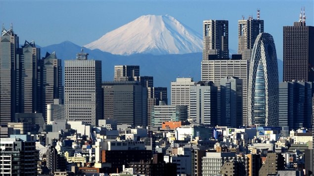 Vue de Tokyo, au loin le mont Fuji Vue de Tokyo, au loin le mont Fuji
