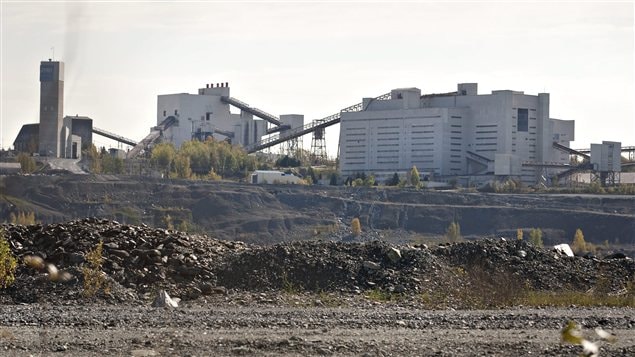 Les installations de la Mine Jeffrey, à Asbestos en Estrie Les installations de la Mine Jeffrey, à Asbestos en Estrie