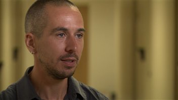 Damien Contandriopoulos, professeur et chercheur à l'Université de Montréal, explique comment les soins de première ligne du système de santé québécois pourraient être réorganisés pour mieux répondre aux besoins des citoyens. Damien Contandriopoulos, professeur et chercheur à l'Université de Montréal, explique comment les soins de première ligne du système de santé québécois pourraient être réorganisés pour mieux répondre aux besoins des citoyens.