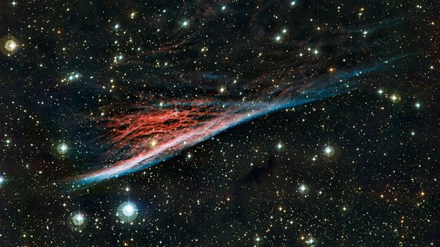 La nébuleuse du Crayon, vestiges aux formes étranges d’une vaste explosion La nébuleuse du Crayon, vestiges aux formes étranges d’une vaste explosion