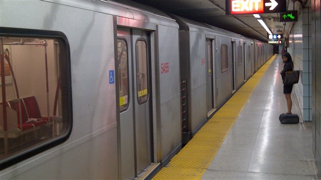Arrêt de service du métro à 10 h Arrêt de service du métro à 10 h
