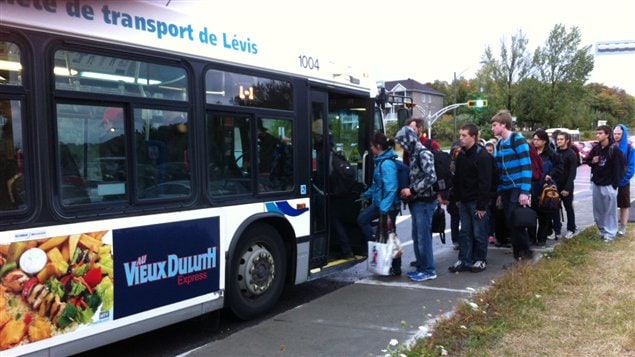 Les autobus de la Société de transport de Lévis sont plein depuis la rentrée automnale. Les autobus de la Société de transport de Lévis sont plein depuis la rentrée automnale.