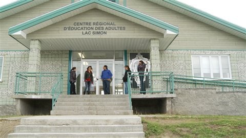 La nouvelle école d'éducation des adultes à Lac-Simon, le Centre Kitci Amik La nouvelle école d'éducation des adultes à Lac-Simon, le Centre Kitci Amik