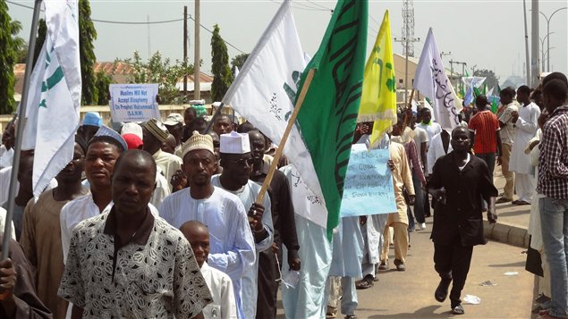Des manifestants dans les rues de Kano, au Pakistan. Des manifestants dans les rues de Kano, au Pakistan.