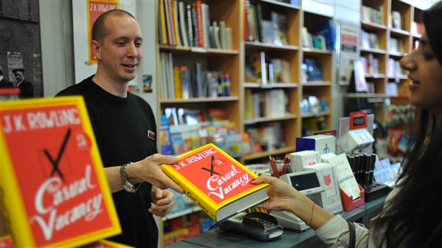 Le nouveau roman de J.K.Rowling est en vente en anglais depuis le 27 septembre Le nouveau roman de J.K.Rowling est en vente en anglais depuis le 27 septembre