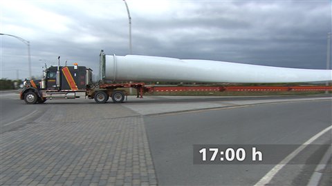 Transport d'une pale d'éolienne Transport d'une pale d'éolienne