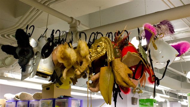 Une petite partie de la collection de masques Une petite partie de la collection de masques