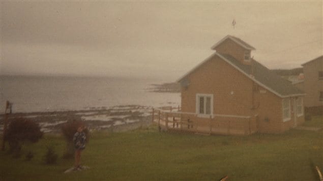 C'est derrière ce chalet que la bouteille a amorcé son périple vers l'Irlande. C'est derrière ce chalet que la bouteille a amorcé son périple vers l'Irlande.