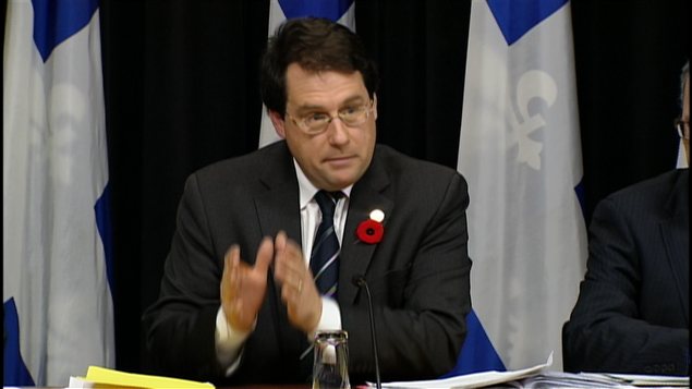 Le ministre Bernard Drainville annonce la teneur du projet de loi 2. Le ministre Bernard Drainville annonce la teneur du projet de loi 2.