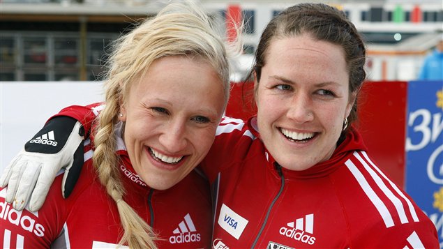 Kaillie Humphries et Jennifer Ciochetti (droite) Kaillie Humphries et Jennifer Ciochetti (droite)