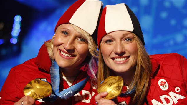 Kaillie Humphries (gauche) et Heather Moyse Kaillie Humphries (gauche) et Heather Moyse