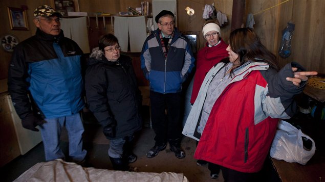 Logement délabré à Attawapiskat, il y a un an. Logement délabré à Attawapiskat, il y a un an.