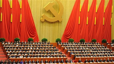 À l'occasion du 18e congrès du Parti communiste chinois, 2000 délégués sont réunis dans l'immense hall du Palais du peuple pour le discours du président Hu Jintao. À l'occasion du 18e congrès du Parti communiste chinois, 2000 délégués sont réunis dans l'immense hall du Palais du peuple pour le discours du président Hu Jintao.