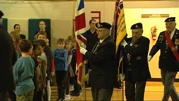 Les élèves de l'École Dieppe ont rendu hommage aux anciens combattants. Les élèves de l'École Dieppe ont rendu hommage aux anciens combattants.