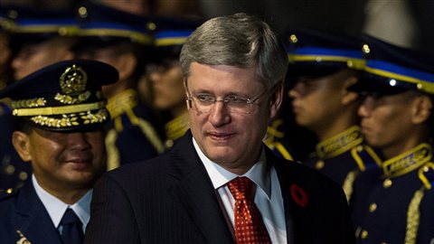 Le premier ministre Stephen Harper arrive aux Philippines. Le premier ministre Stephen Harper arrive aux Philippines.
