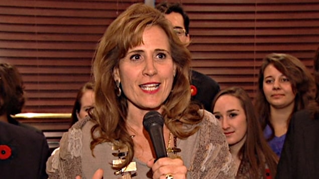 L'ex-ministre Sandra Pupatello est de passage à Ottawa pour sa campagne en tant que candidate du Parti libéral de l'Ontario. L'ex-ministre Sandra Pupatello est de passage à Ottawa pour sa campagne en tant que candidate du Parti libéral de l'Ontario.